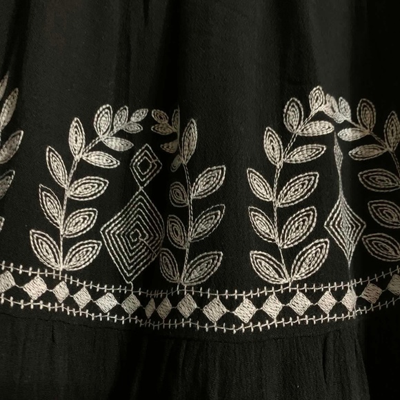 Black Embroidered Maxi Skirt - Picture 3 of 7